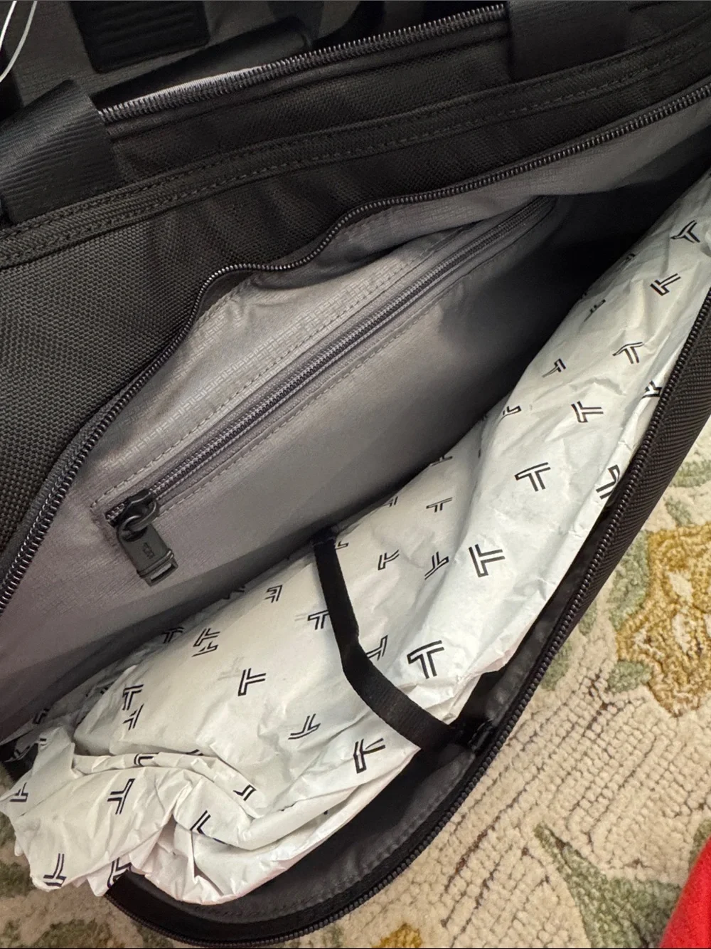 Tumi Sport Black Men’s golf Duffel with Detachable Shoulder Strap NWT